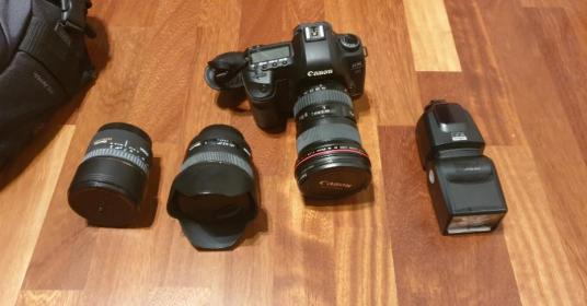 Canon EOS 5D mark II + obiettivi e flash