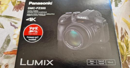 Vendo macchina fotografica Panasonic Lumix modello:DMC-FZ300.
