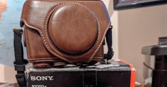 Sony RX100 M4 Mark IV Fotocamera compatta + vari accessori