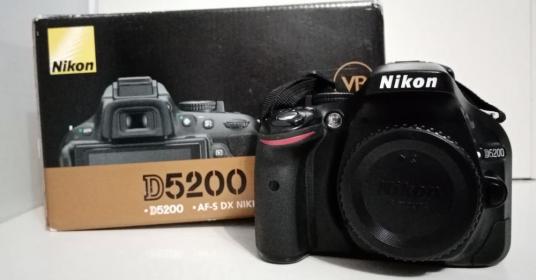 Nikon d5200 body 
