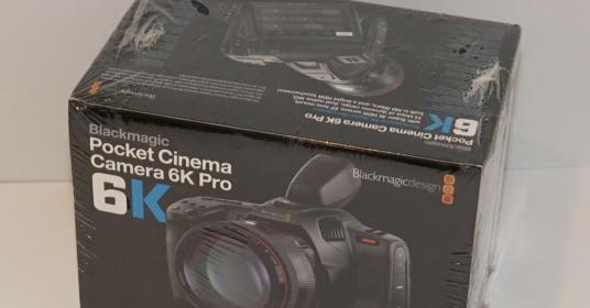 Blackmagic Design Pocket Cinema Camera 6K Pro - SCATOLA SIGILLATA