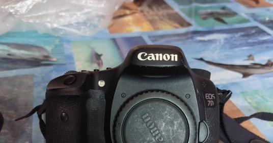 CANON EOS 7D