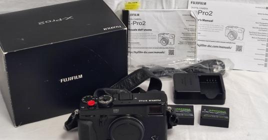 Fotocamera Fujifilm X pro2 con 3 batterie libretto scatola e tappi