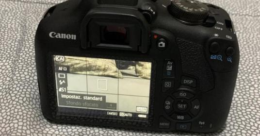 Canon eos 2000D