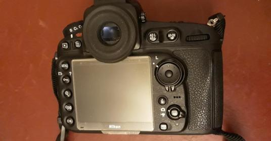 NIKON D 810