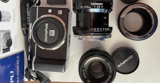 OLYMPUS PEN E-PL1 + adattore e 2 obiettivi analogici