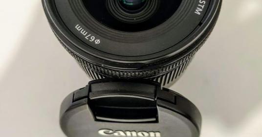 Obiettivo grandandolo EF-S 10-18mm f/4.5-5.6 IS STM attacco Canon 