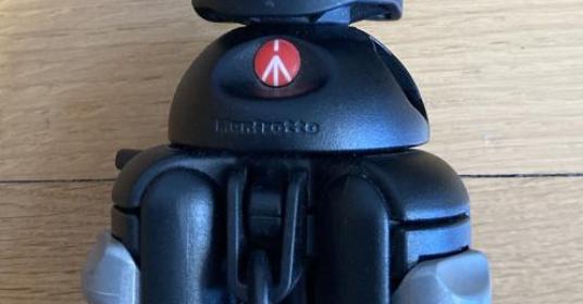 MANFROTTO treppiede in fibra 190MF4 + testa a sfera 488RC2 MANFROTTO treppiede in fibra 190MF4 + testa a sfera 488RC2