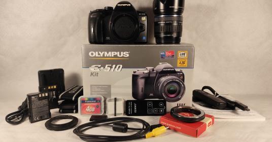 Olympus Digital E-510 (kit) con ottica Zuiko Digital ED 14-42 mm. F 3.5-5.6