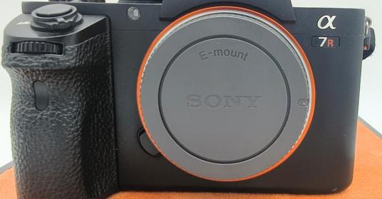 SONY A7R II Body (Scatti 41.896) USATO SONY A7R II Body (Scatti 41.896) USATO